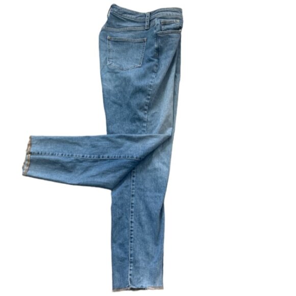 Universal Thread Blue Jeans 2-Tone Leg Distressed Raw Hem Sz 8/29R #125Q - Picture 3 of 8